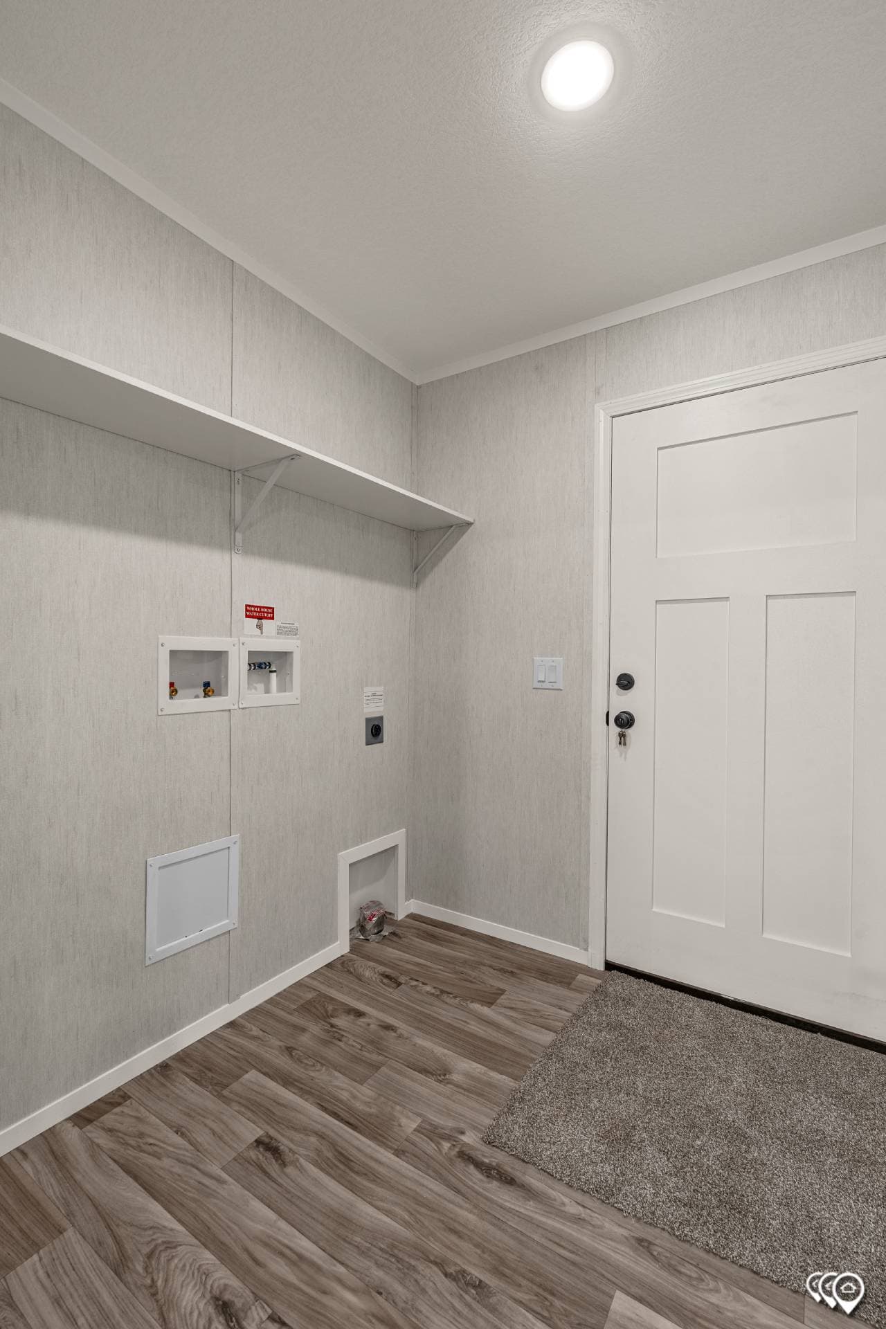 Arc1680-8018 interior home features