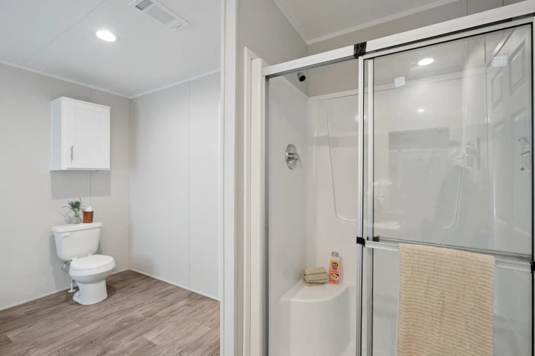 Valuhomes 28563p bathroom home features