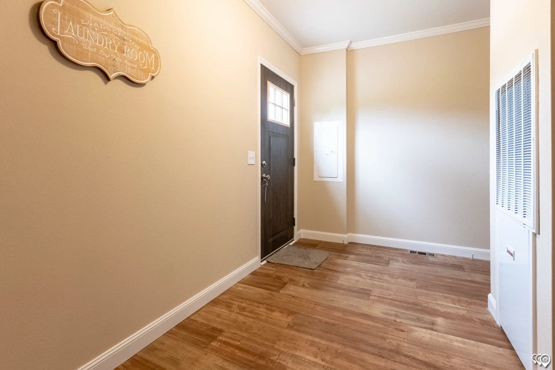 Pri3264-2070 interior home features