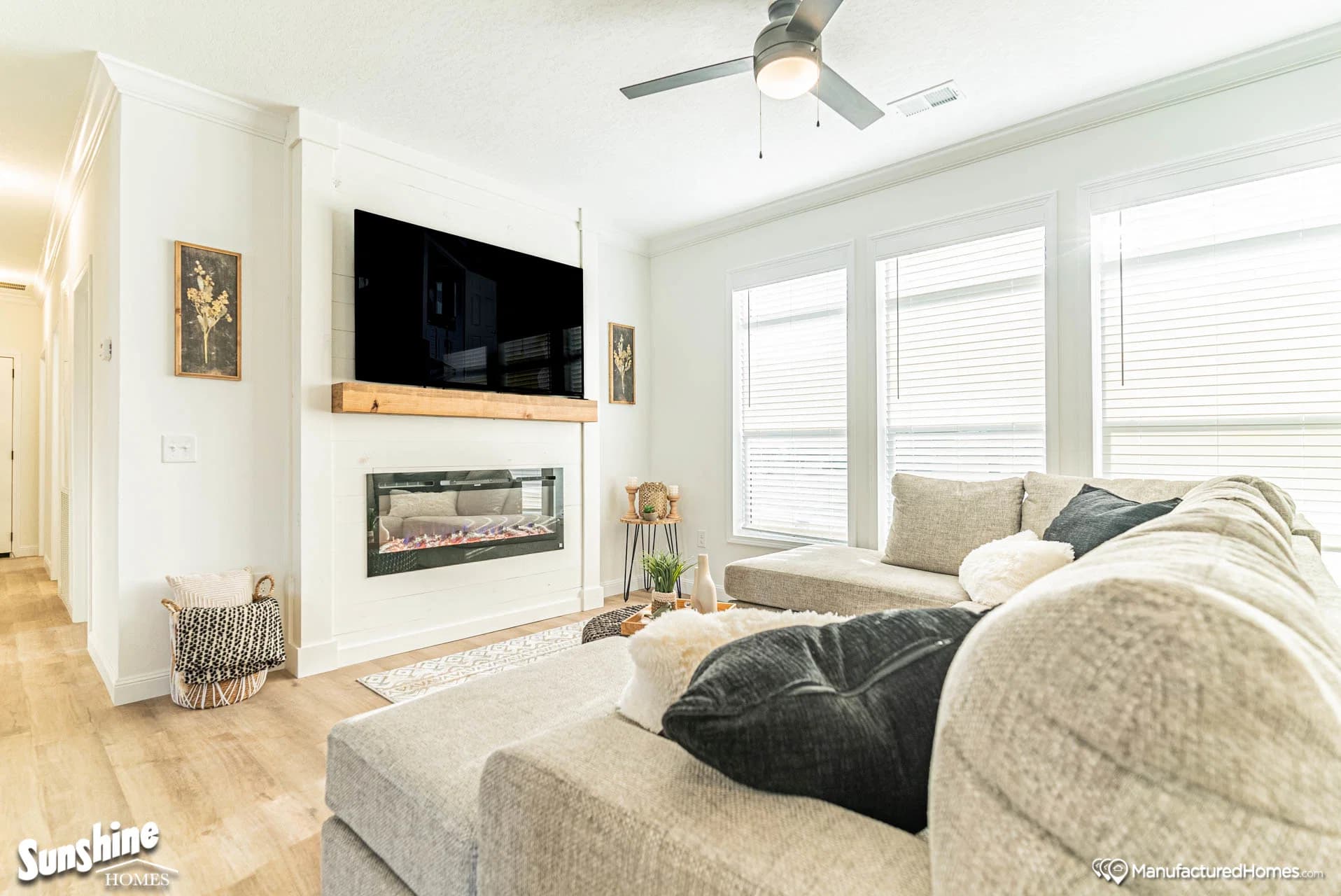 Pri3284-2058 interior home features