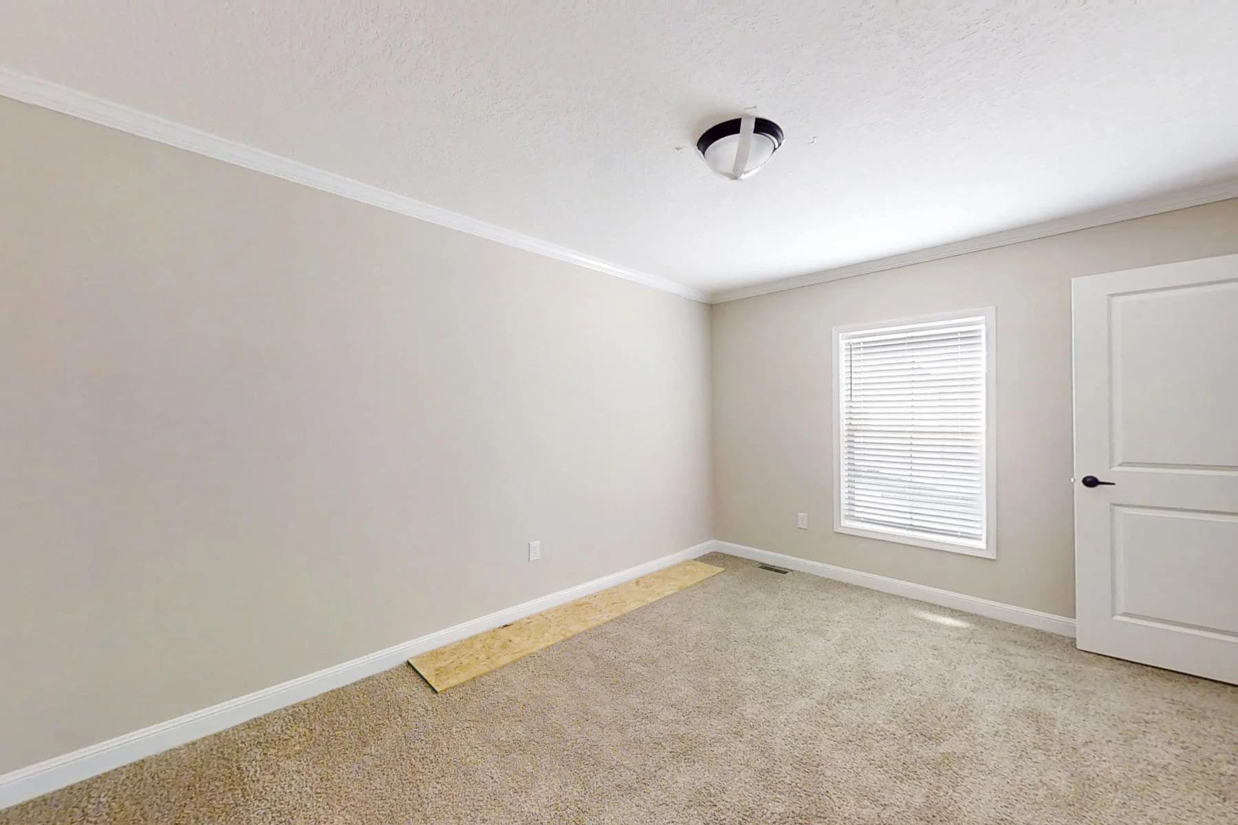Pri3270-2014 bedroom home features