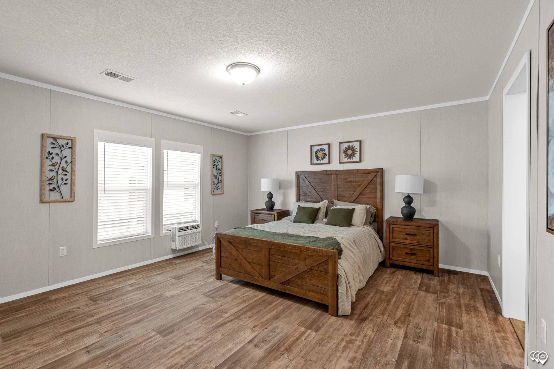 Arc3274-9012 bedroom home features