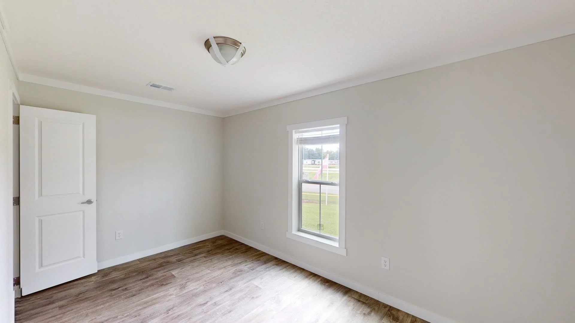 Pri1680-102 (the bailey) bedroom home features