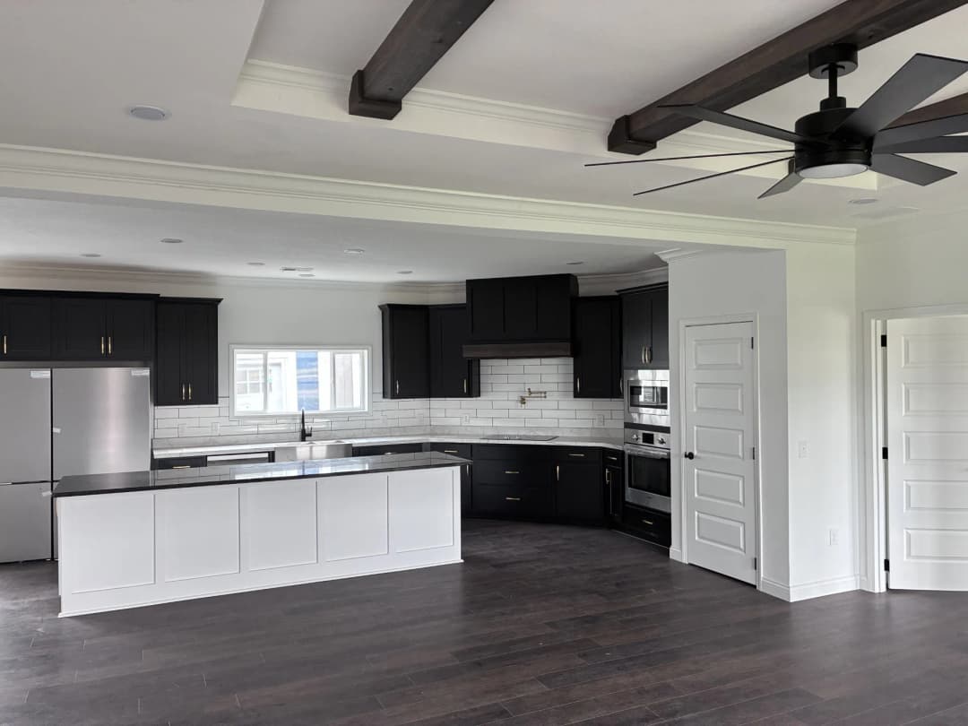 Pri3284-2010 (the bostick) kitchen home features
