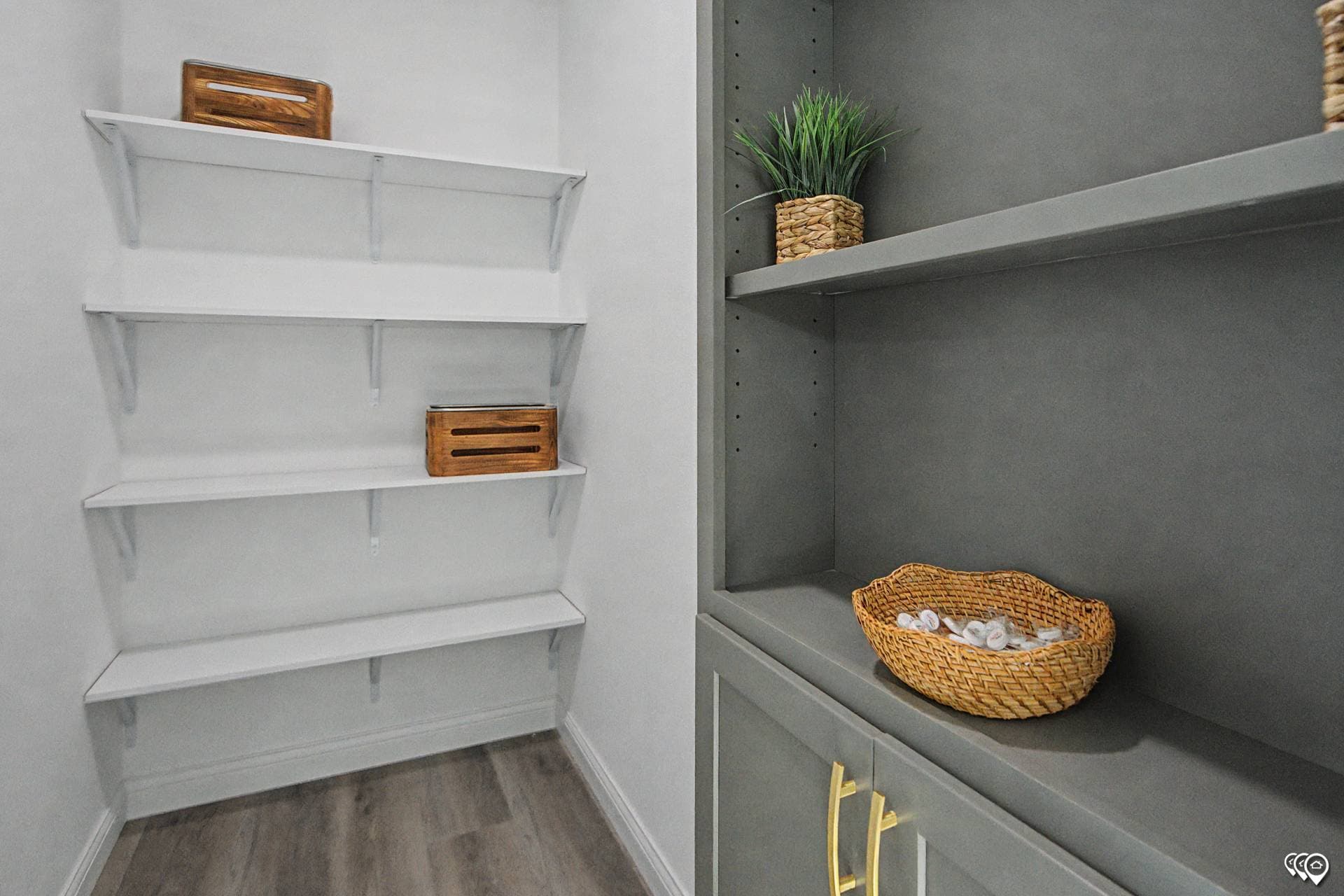 Pri3284-2075 interior home features