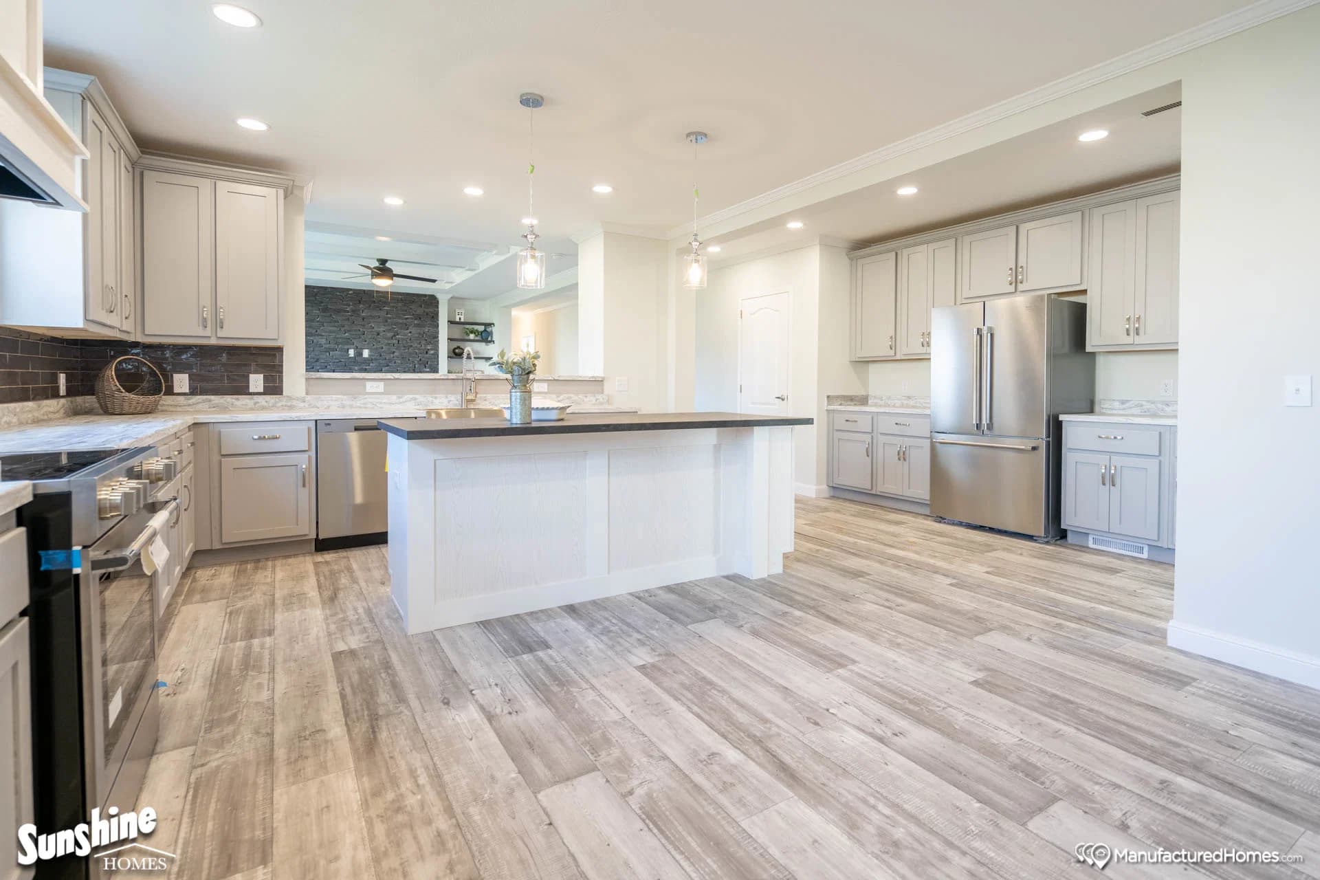 Pri3280-2043 kitchen home features