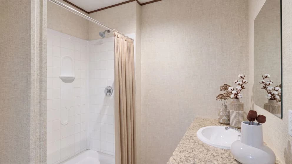 Oak bathroom home features