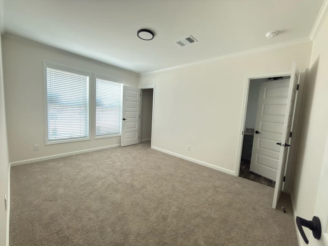 Orchard house bedroom home features