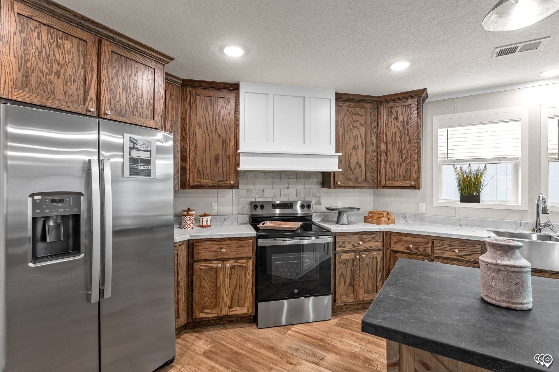 Arc3274-9012 kitchen home features