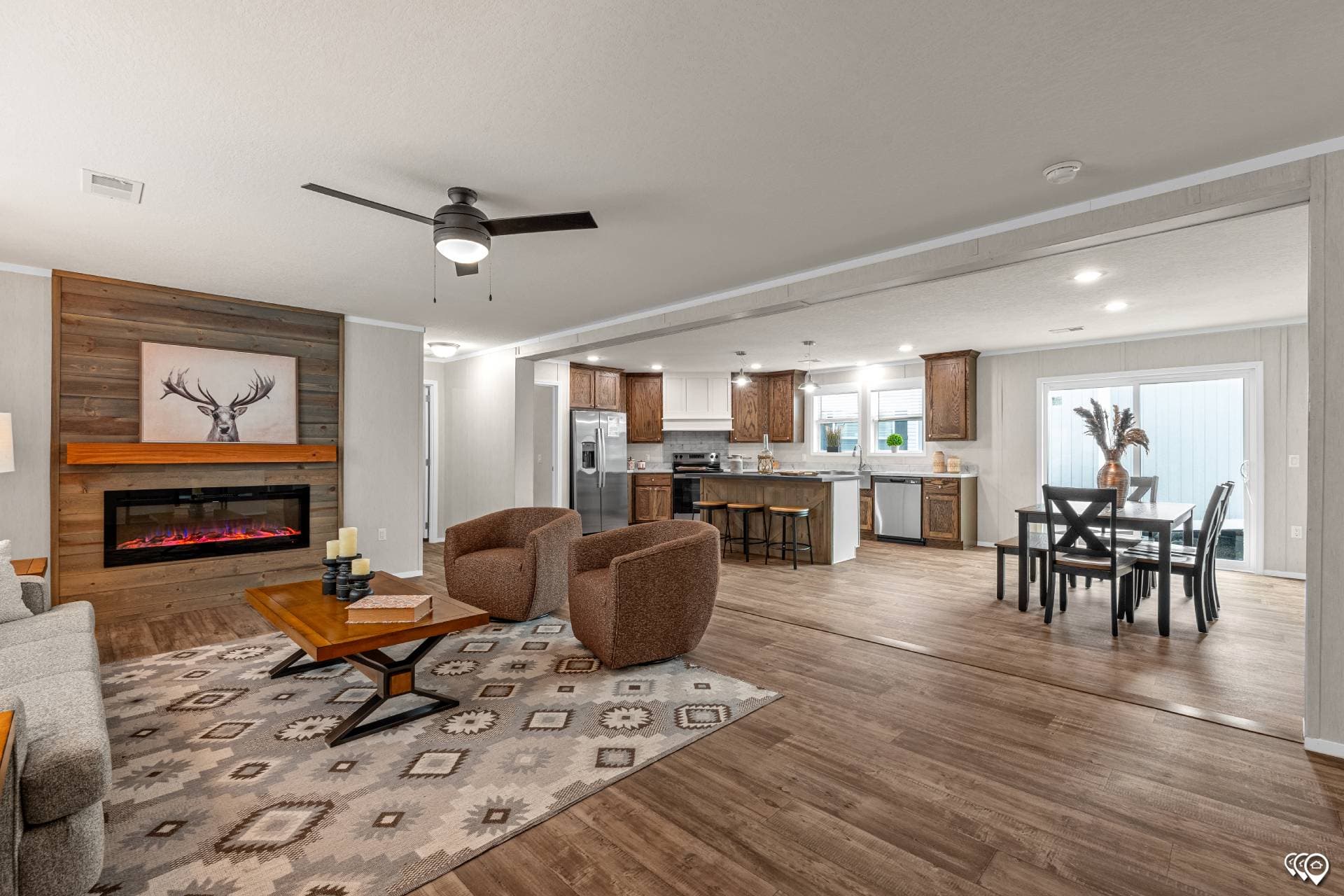 Arc3274-9012 interior home features