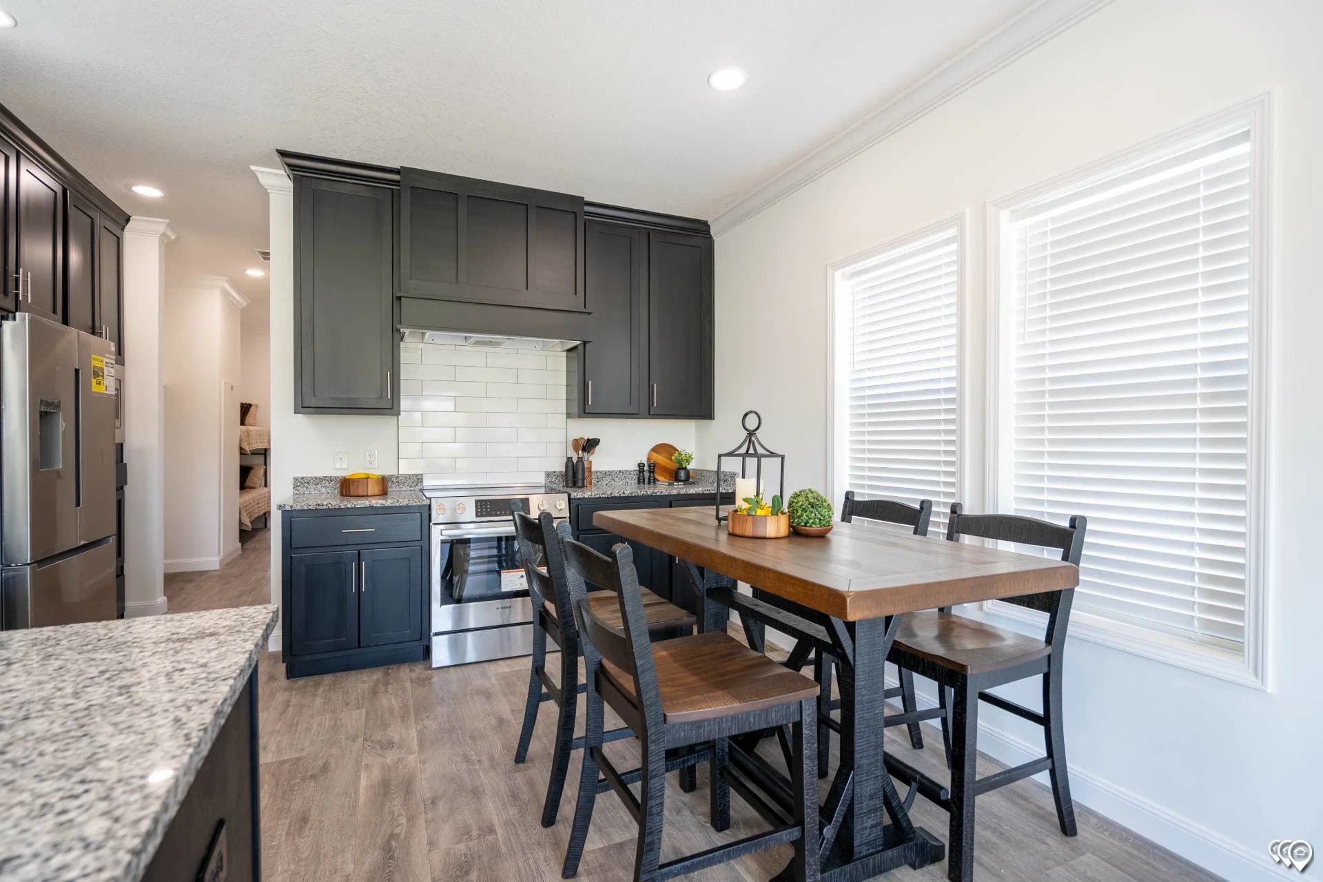 Pri1680-1031 kitchen home features