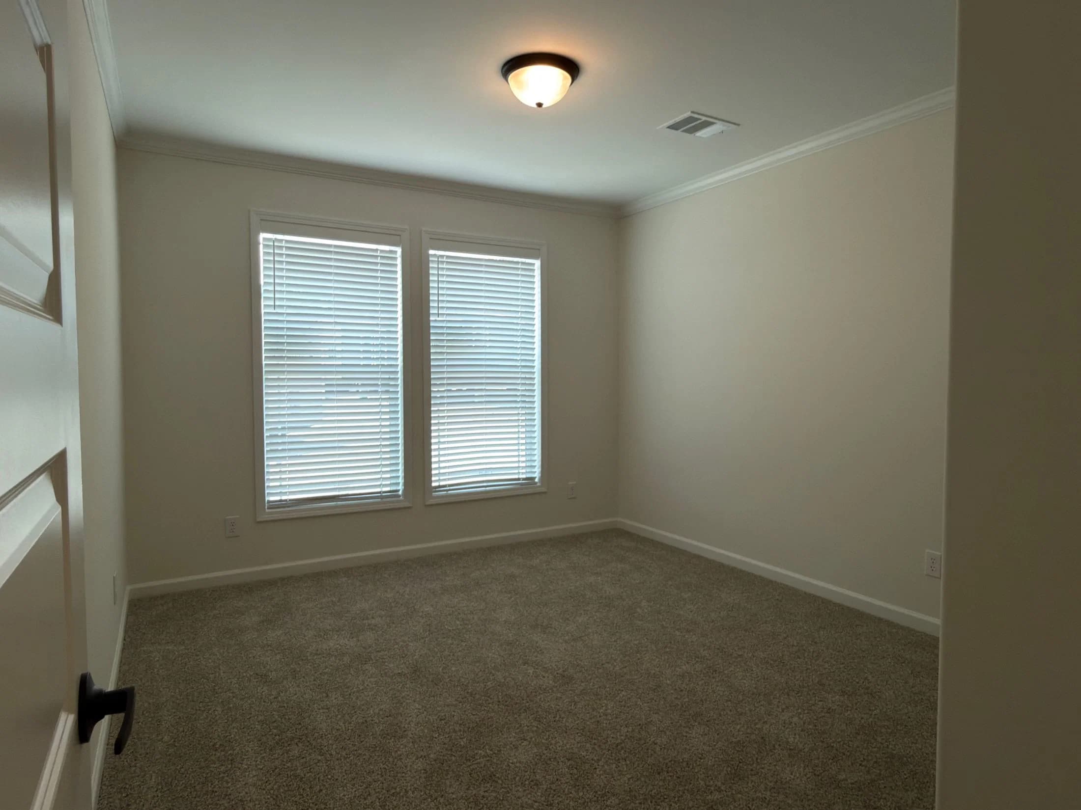 The oasis b  home features