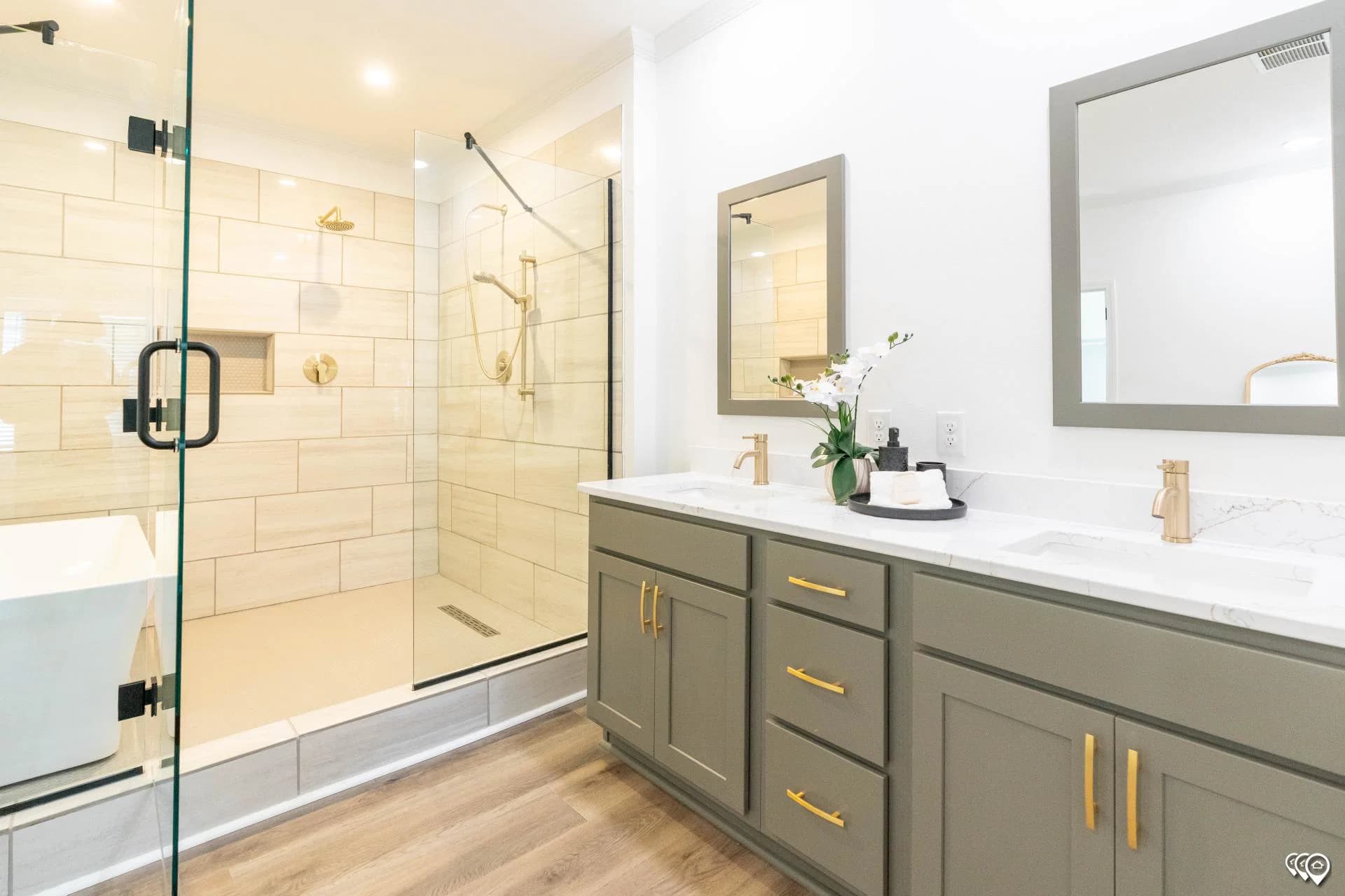 Pri3284-2075 bathroom home features