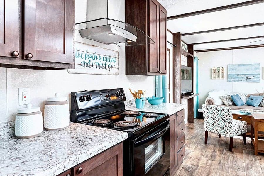Emerald kitchen home features