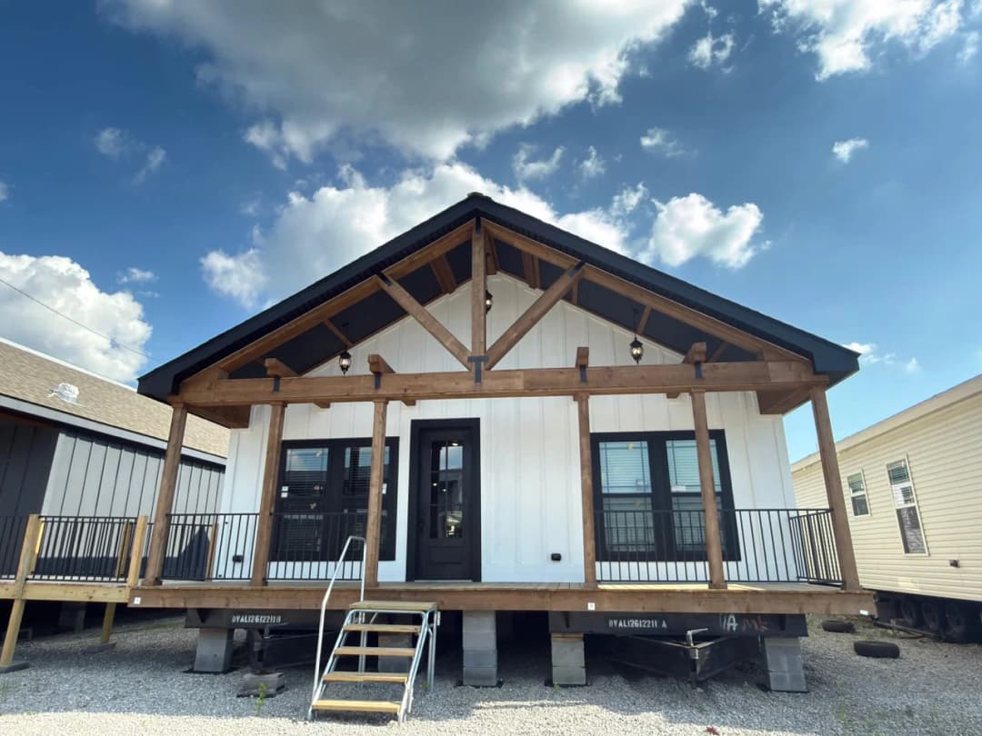 Wl-monl-6809 elevation and exterior home features