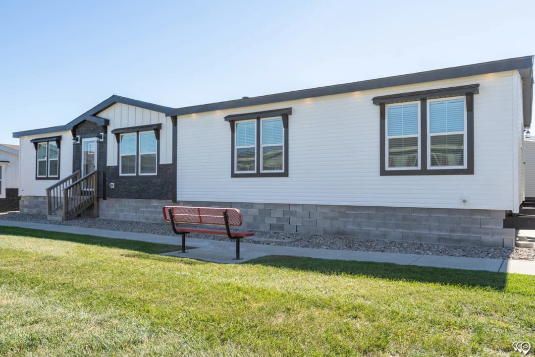 Pri3270-2060 elevation and exterior home features