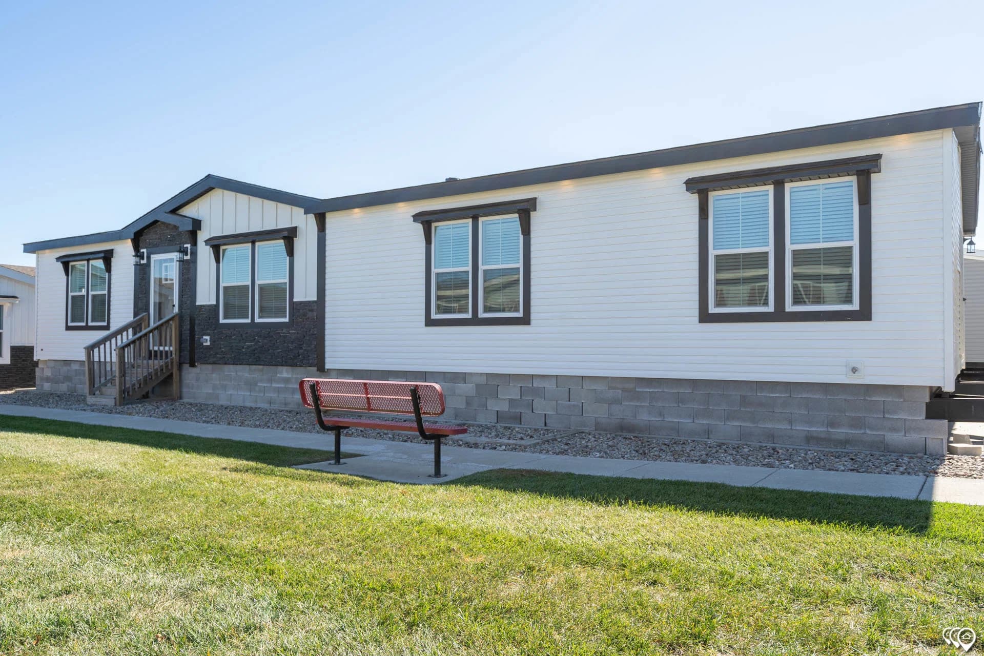 Pri3270-2060 elevation and exterior home features