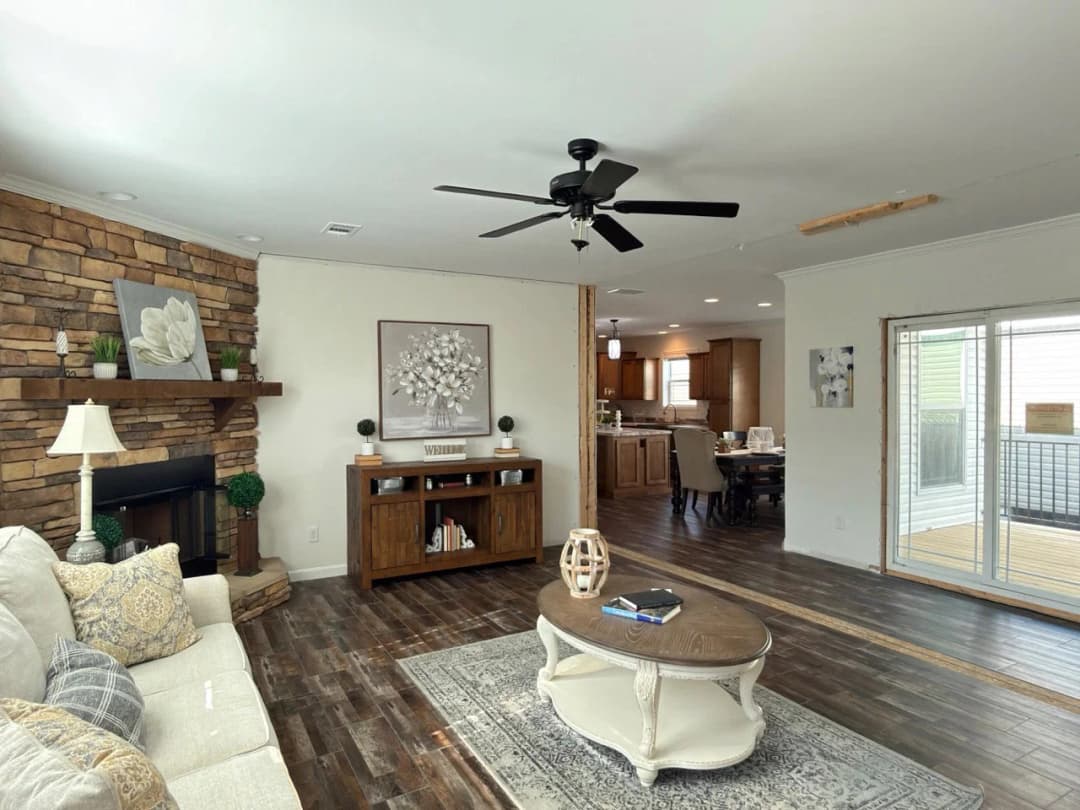 Aimon b 4br interior home features