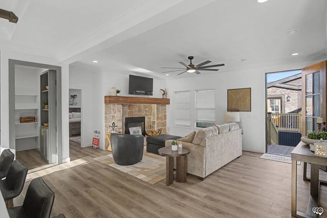 Pri3284-2075 interior home features