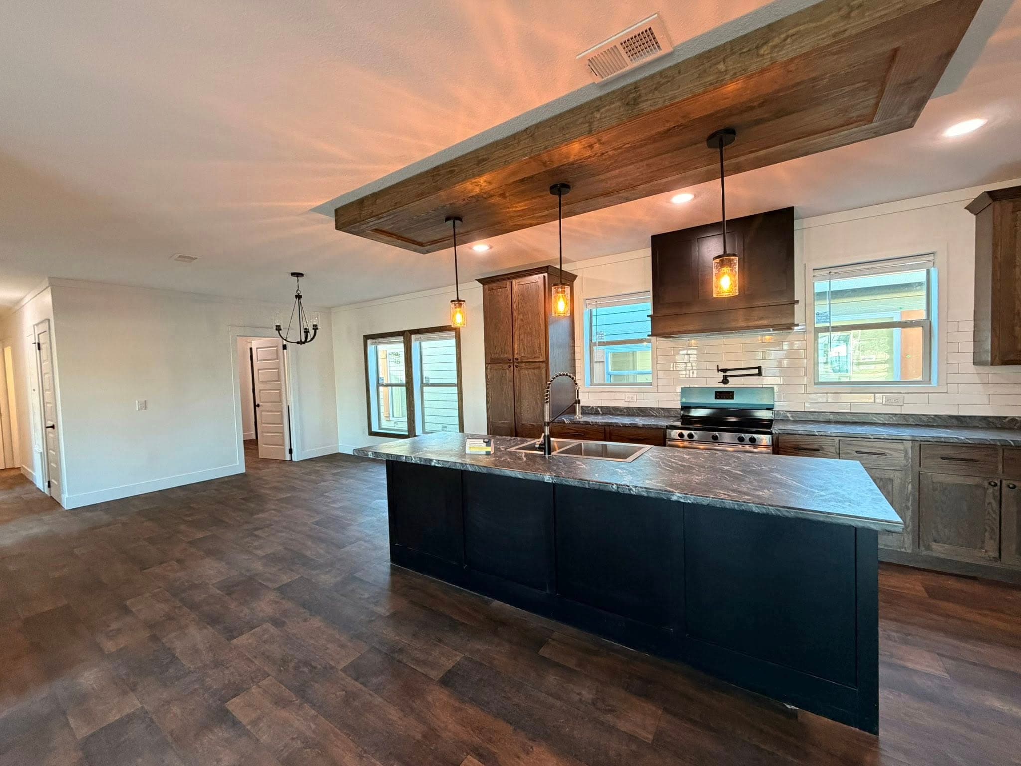 The king david 64 kitchen and hero home features