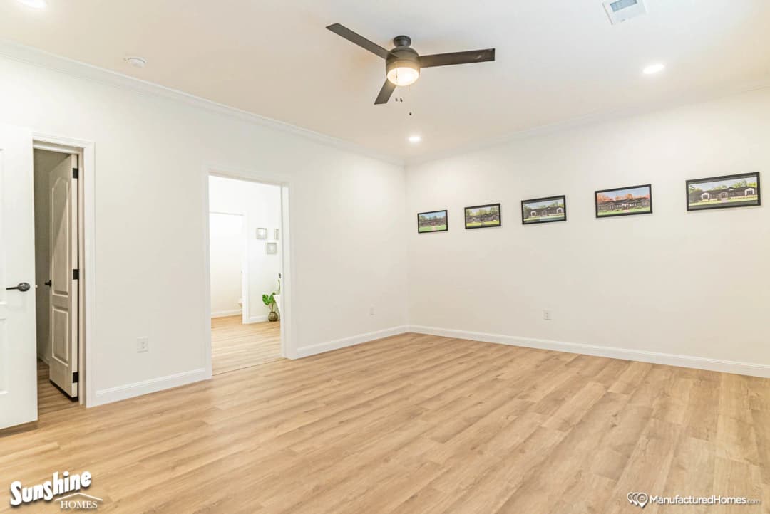 Pri3284-2058 interior home features