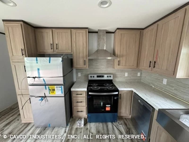 Landmark 16763b kitchen home features