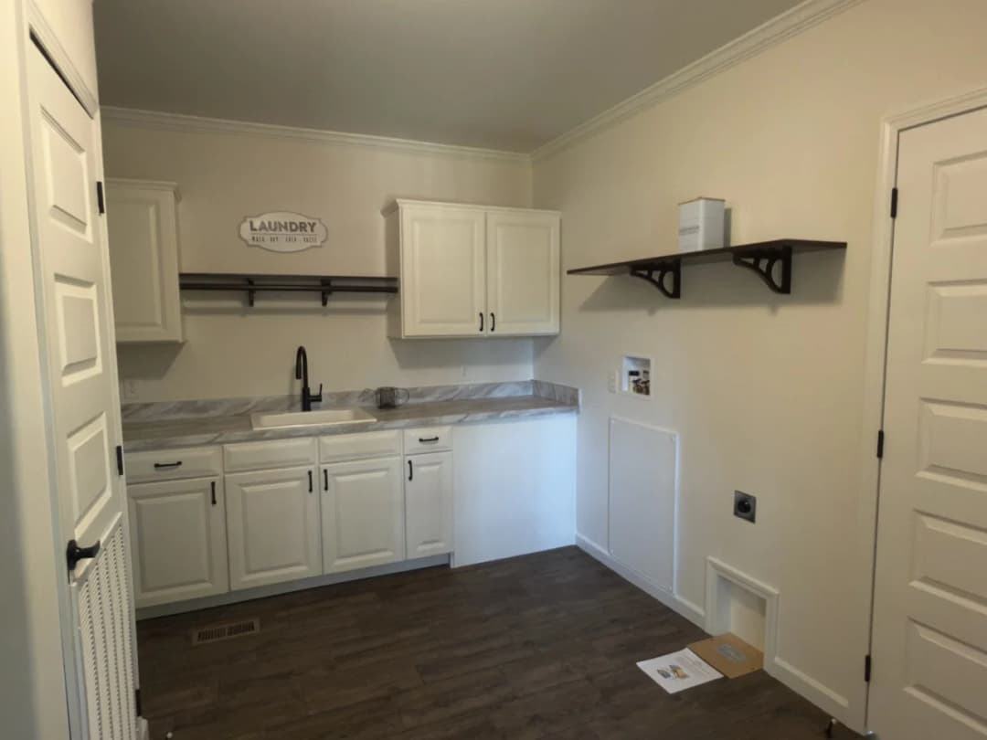 The woodside b interior home features