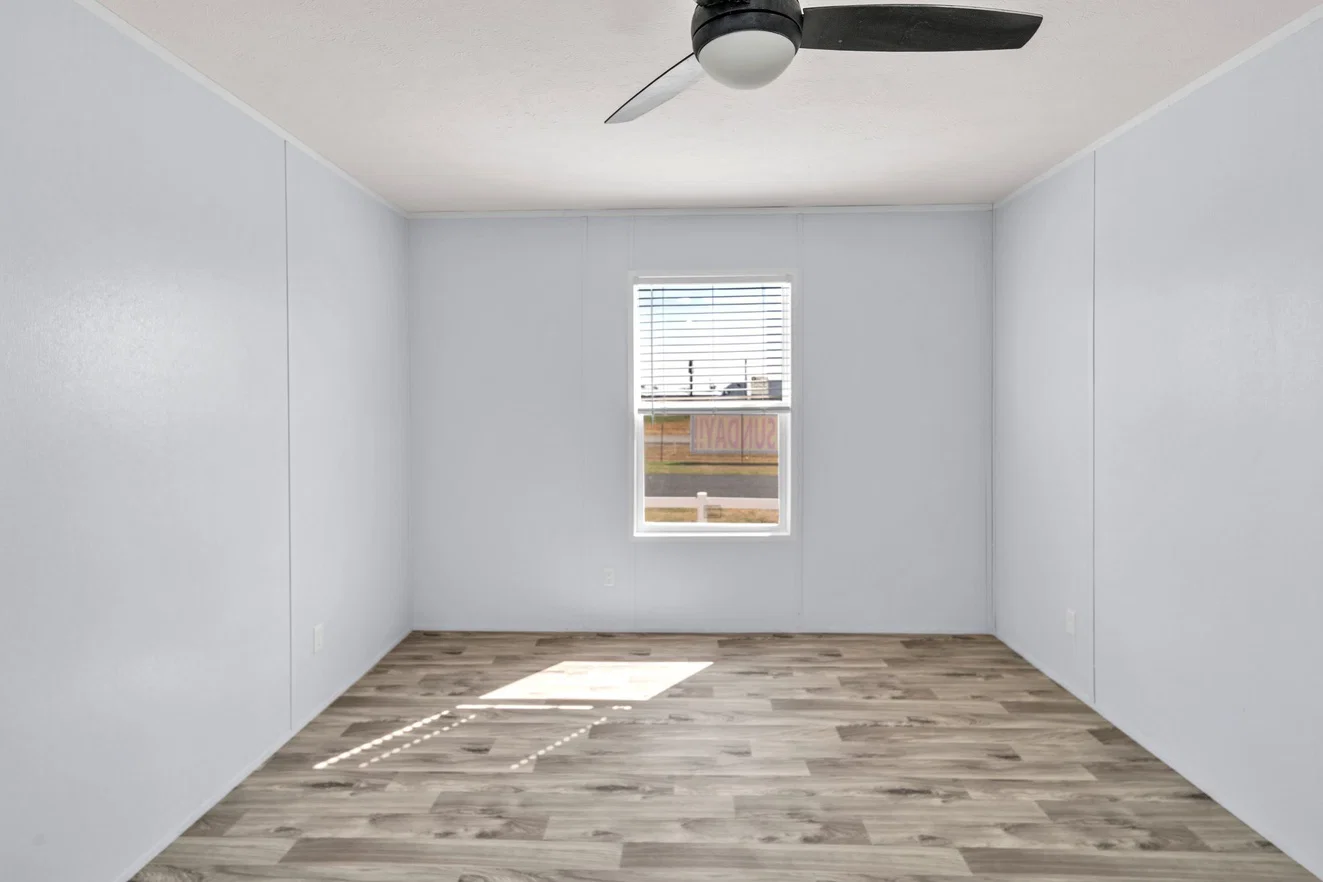 Valu maxx premier 32684f bedroom home features
