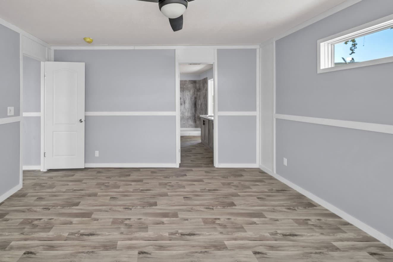 Valu maxx premier 32684f bedroom home features