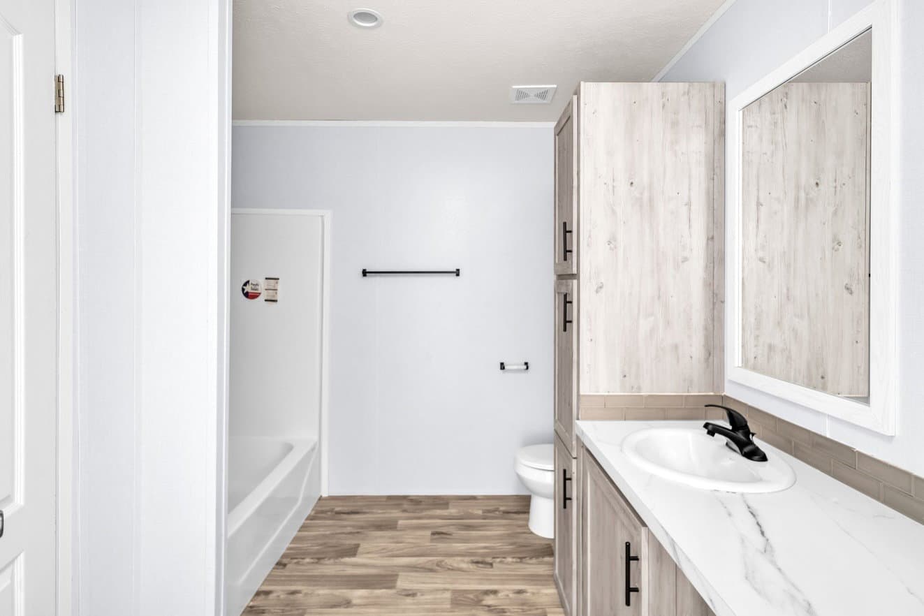 Valu maxx premier 32684f bathroom home features