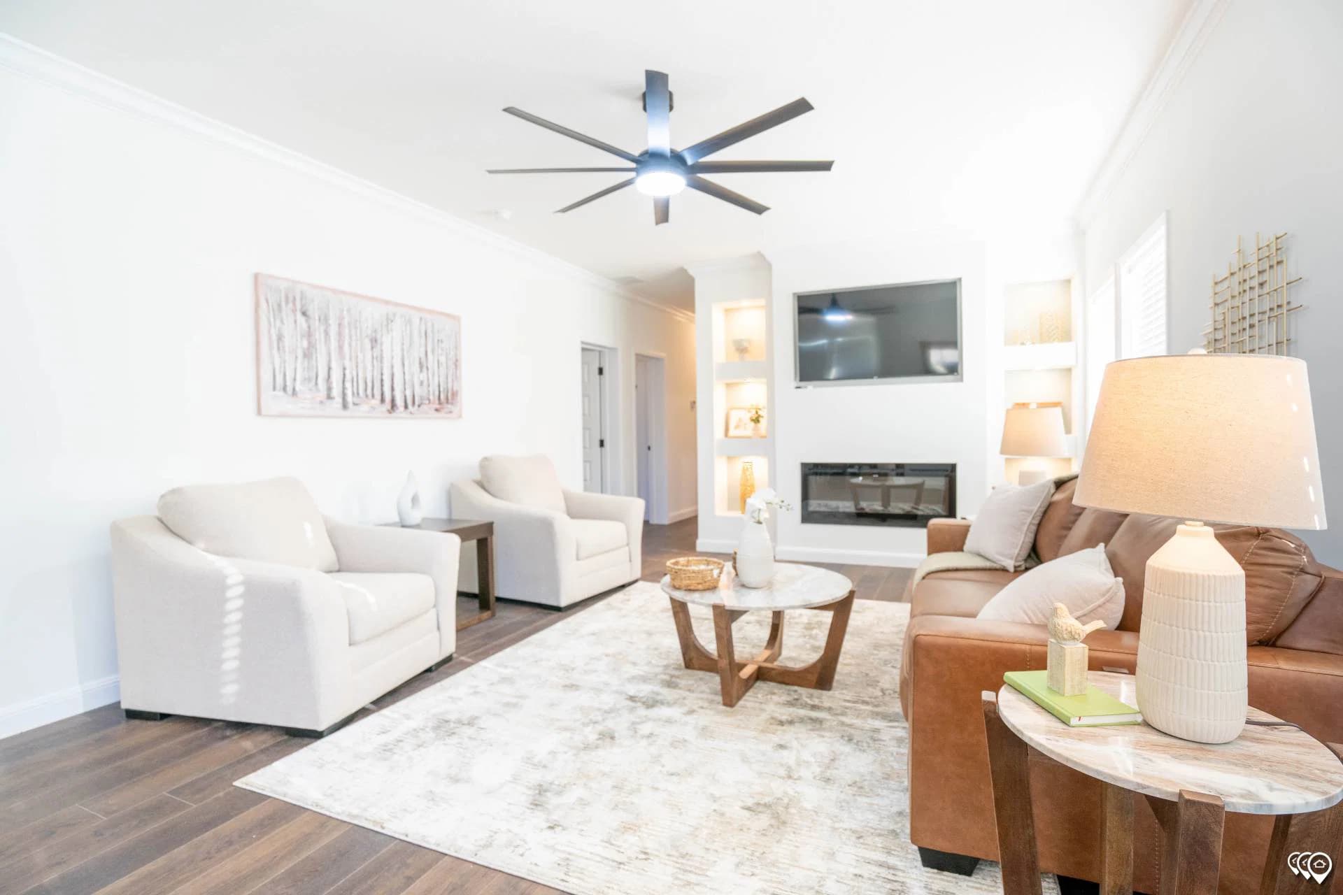 Pri3284-2073 interior home features
