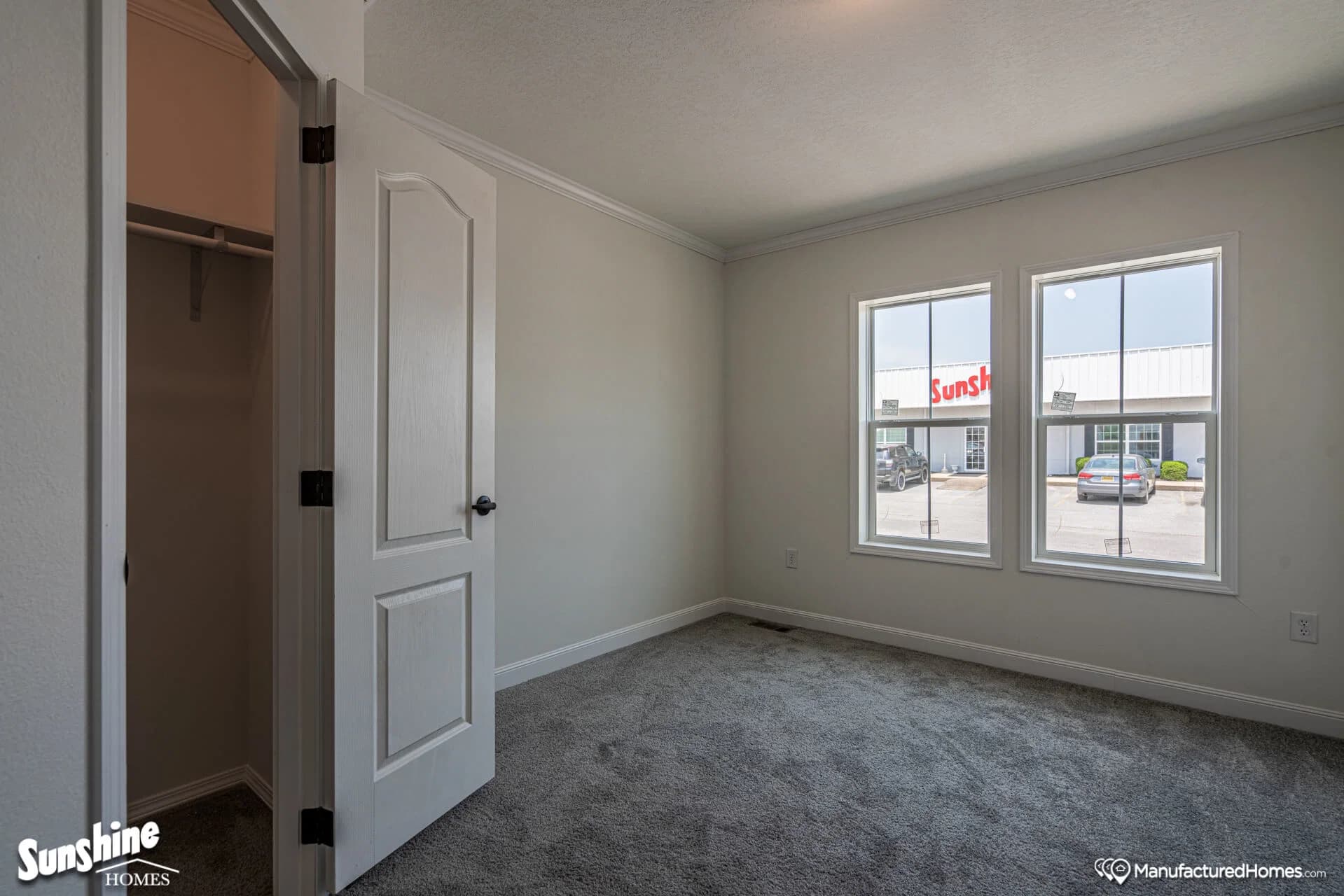 Pri3280-2049 bedroom home features