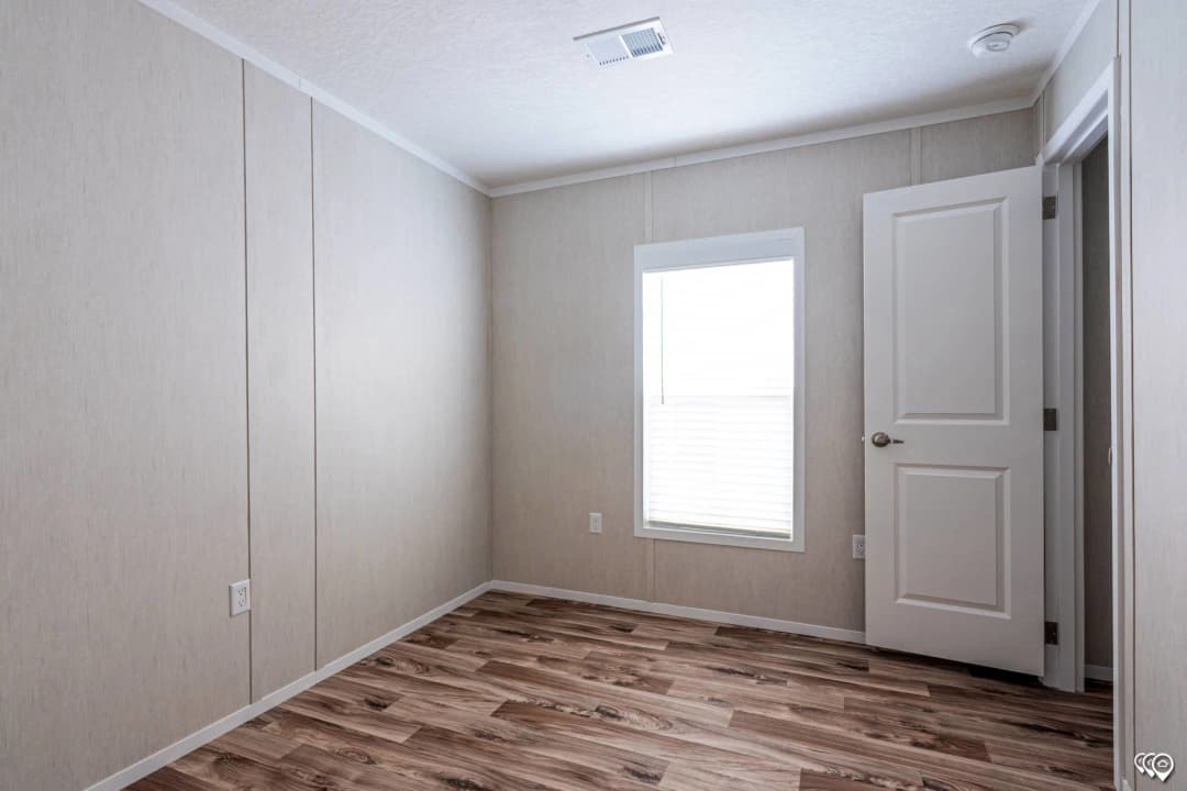 Arc1680-8016 interior home features