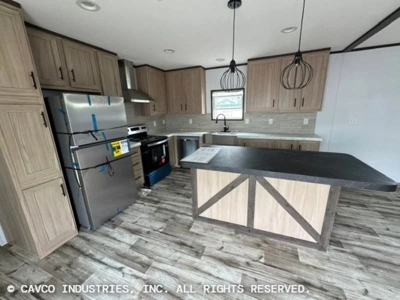 Landmark 16763b kitchen home features