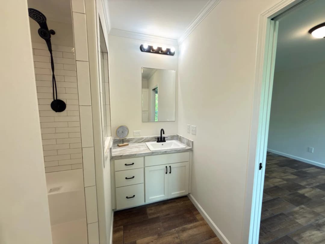 The haven b bathroom home features