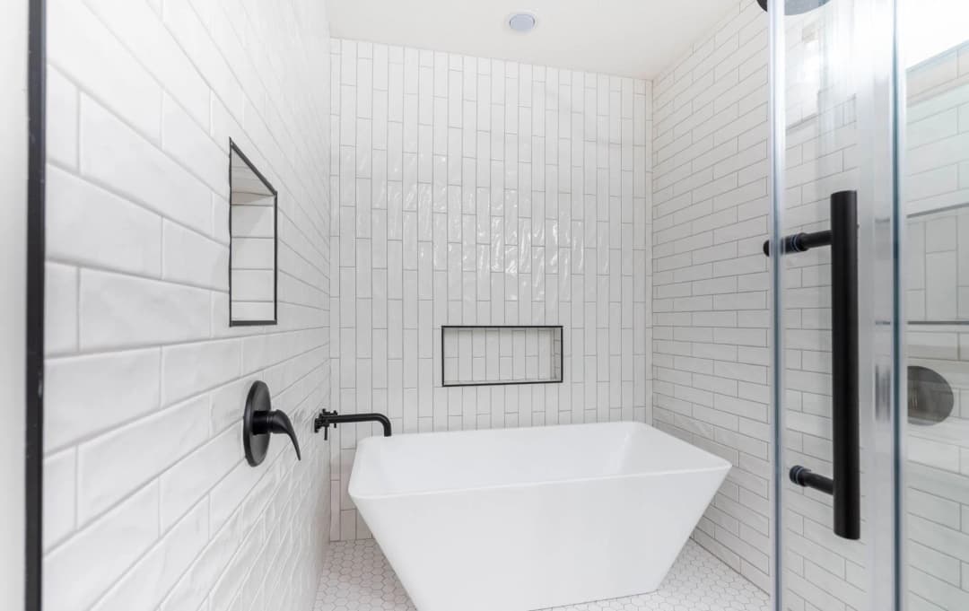 The bethel bathroom home features