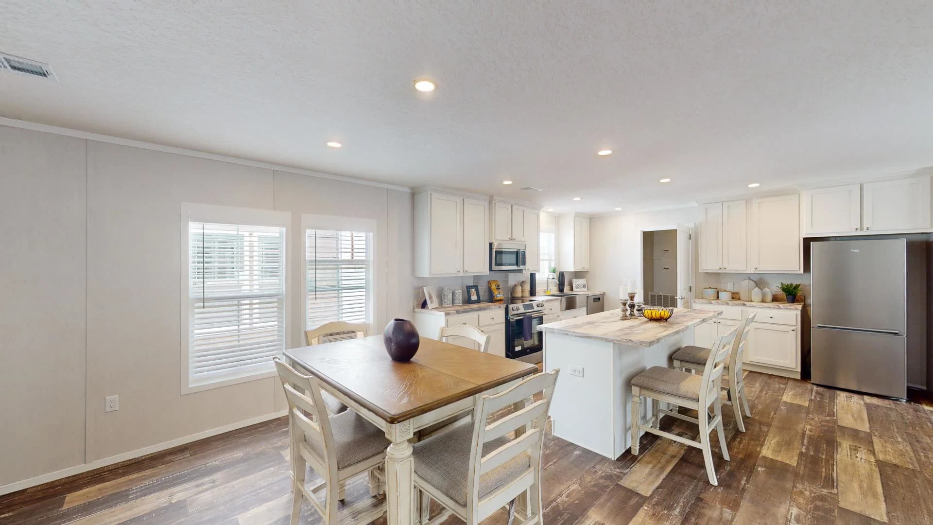 Arc3280-7501 interior home features