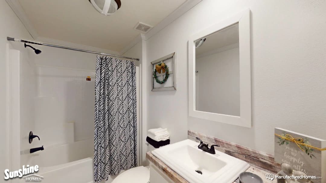 Pri3264-2005 bathroom home features
