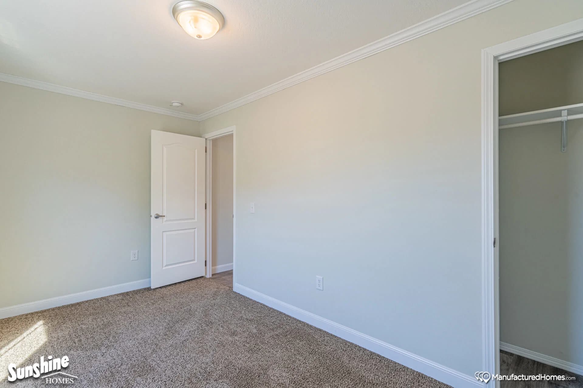 Pri1684-1009 interior home features