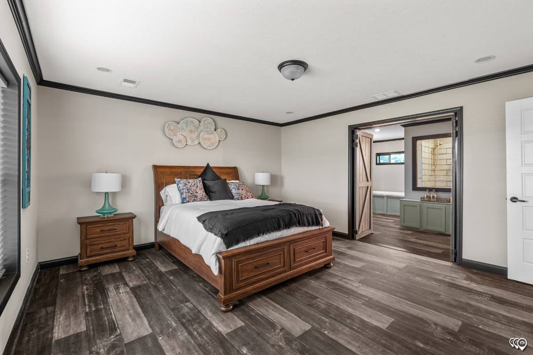 Pri3270-2050 bedroom home features