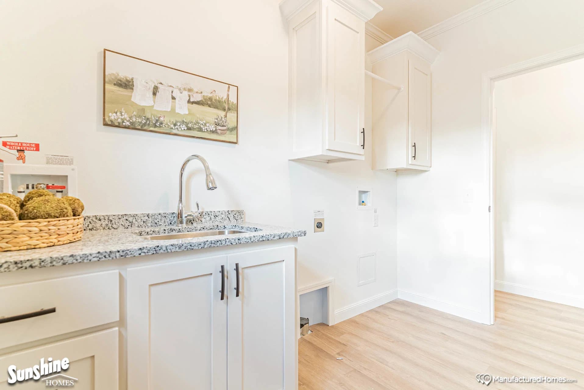 Pri3284-2058 interior home features