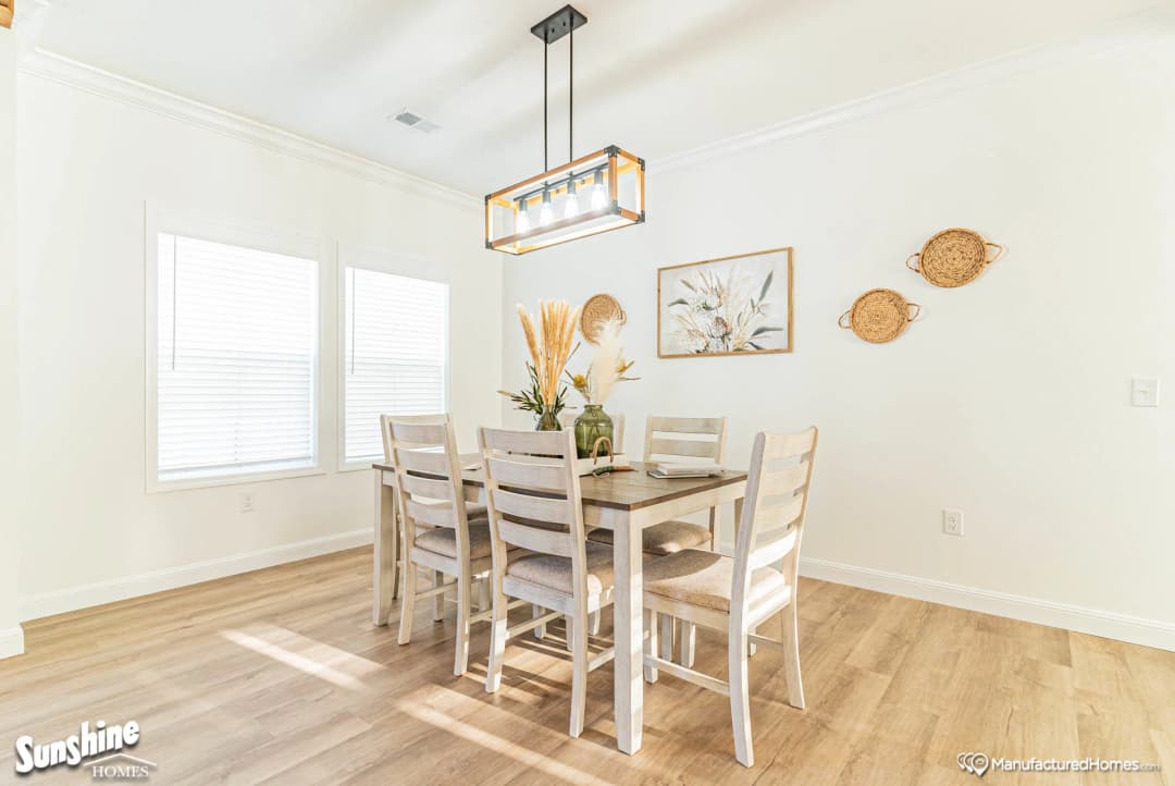 Pri3284-2058 interior home features