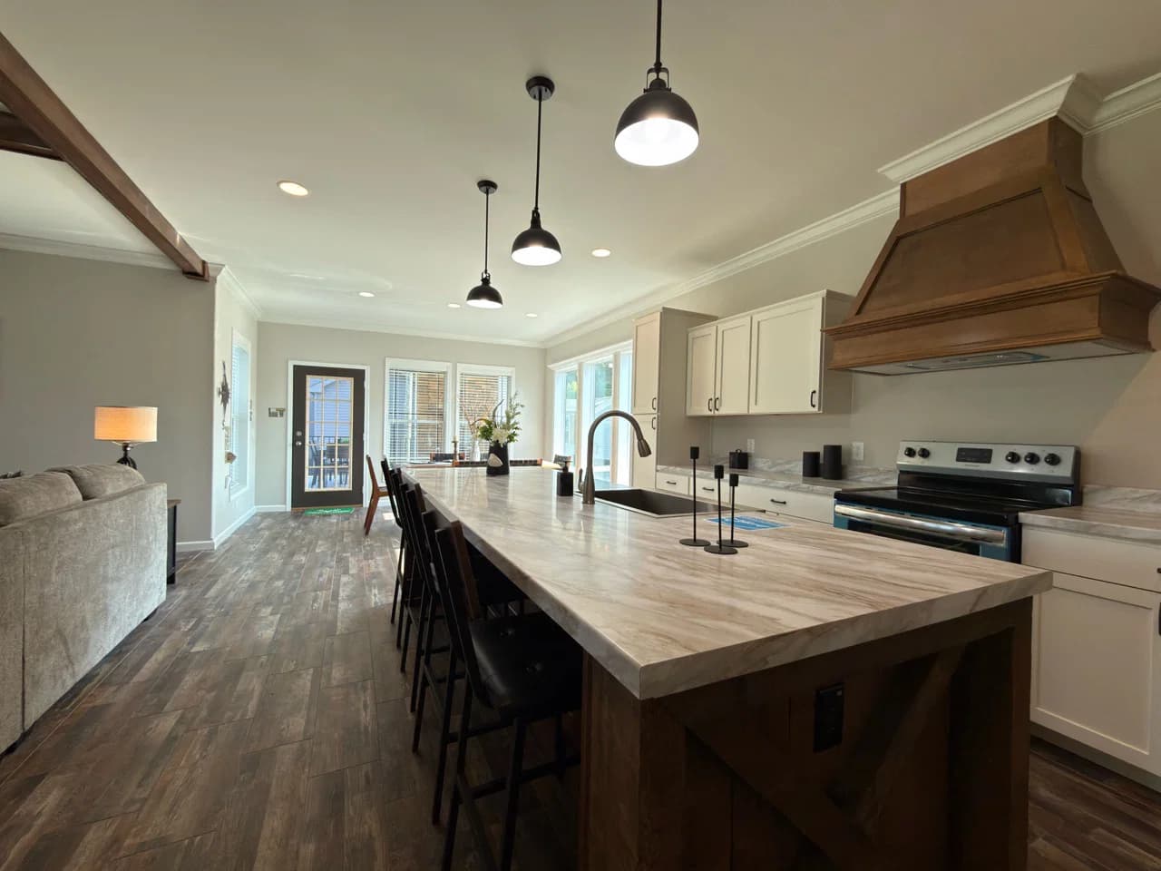 Tahoe harbor kitchen home features