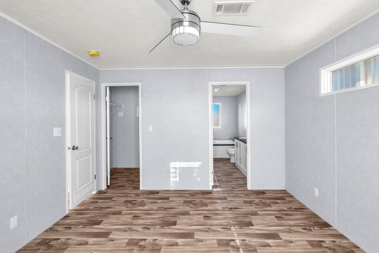 Valu maxx 28483m bedroom home features