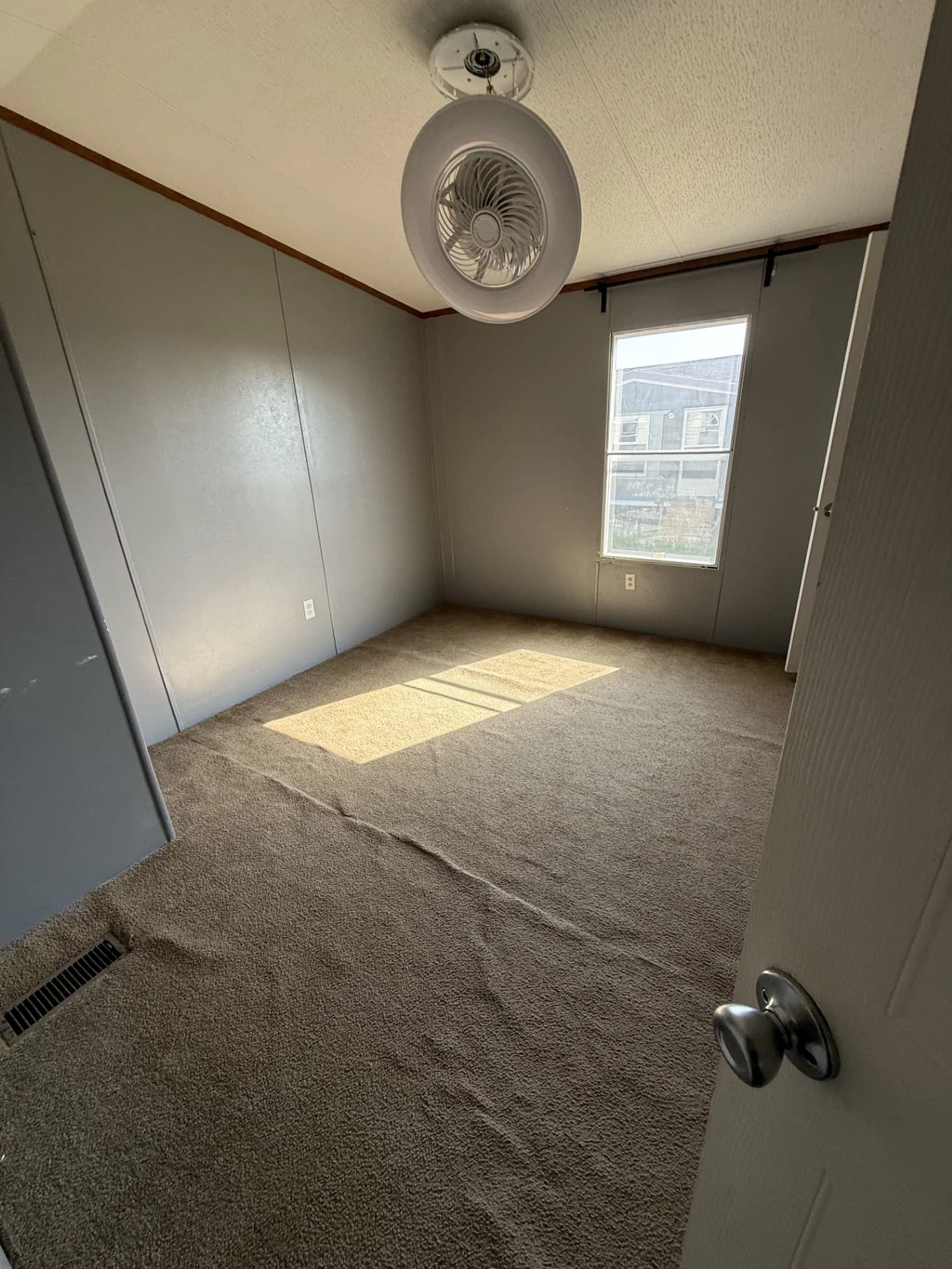 2004 clayton bedroom home features