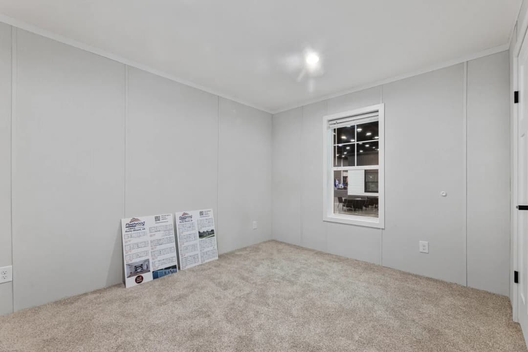 Vivid 28603n bedroom home features
