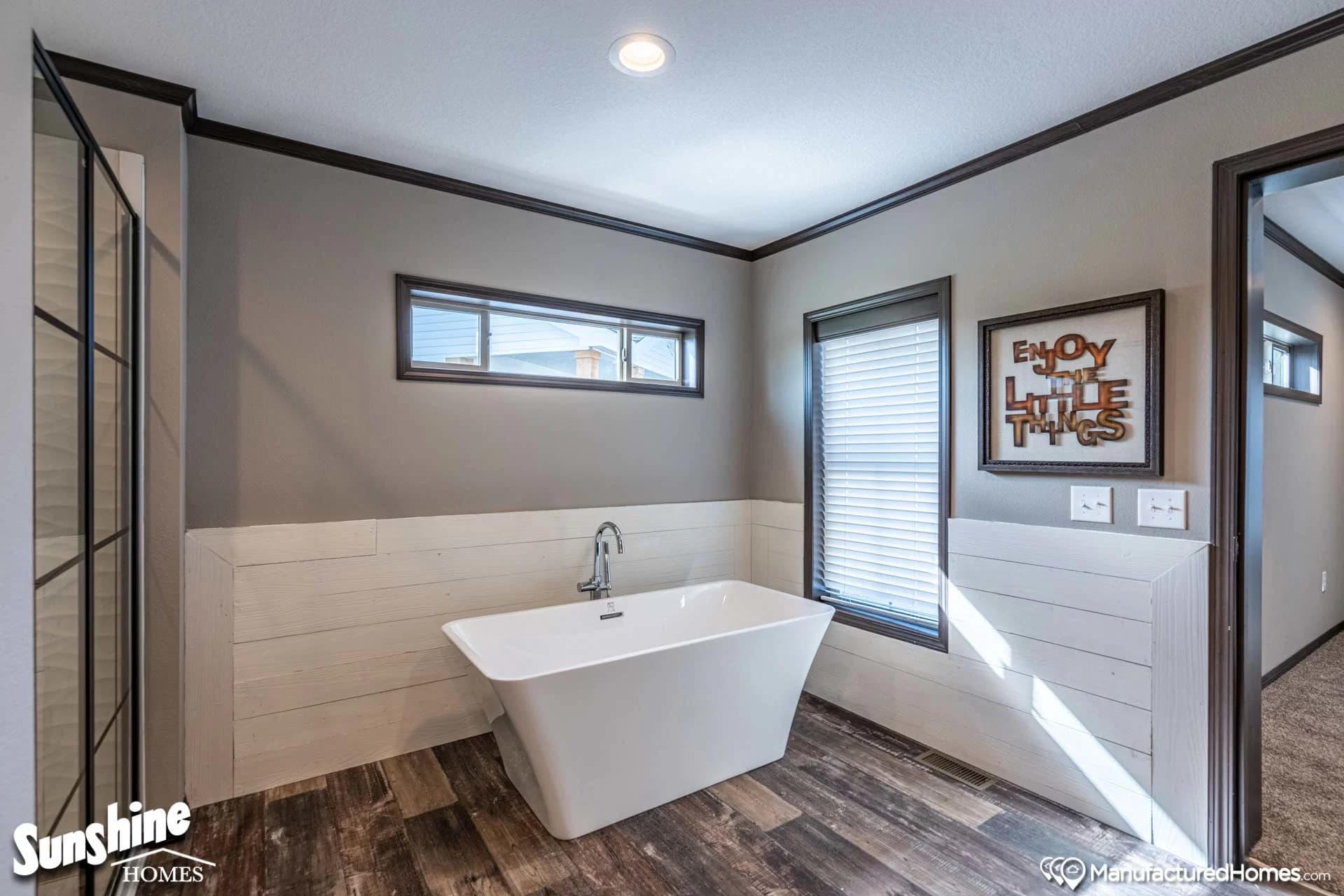 Pri2868-2027 bathroom home features