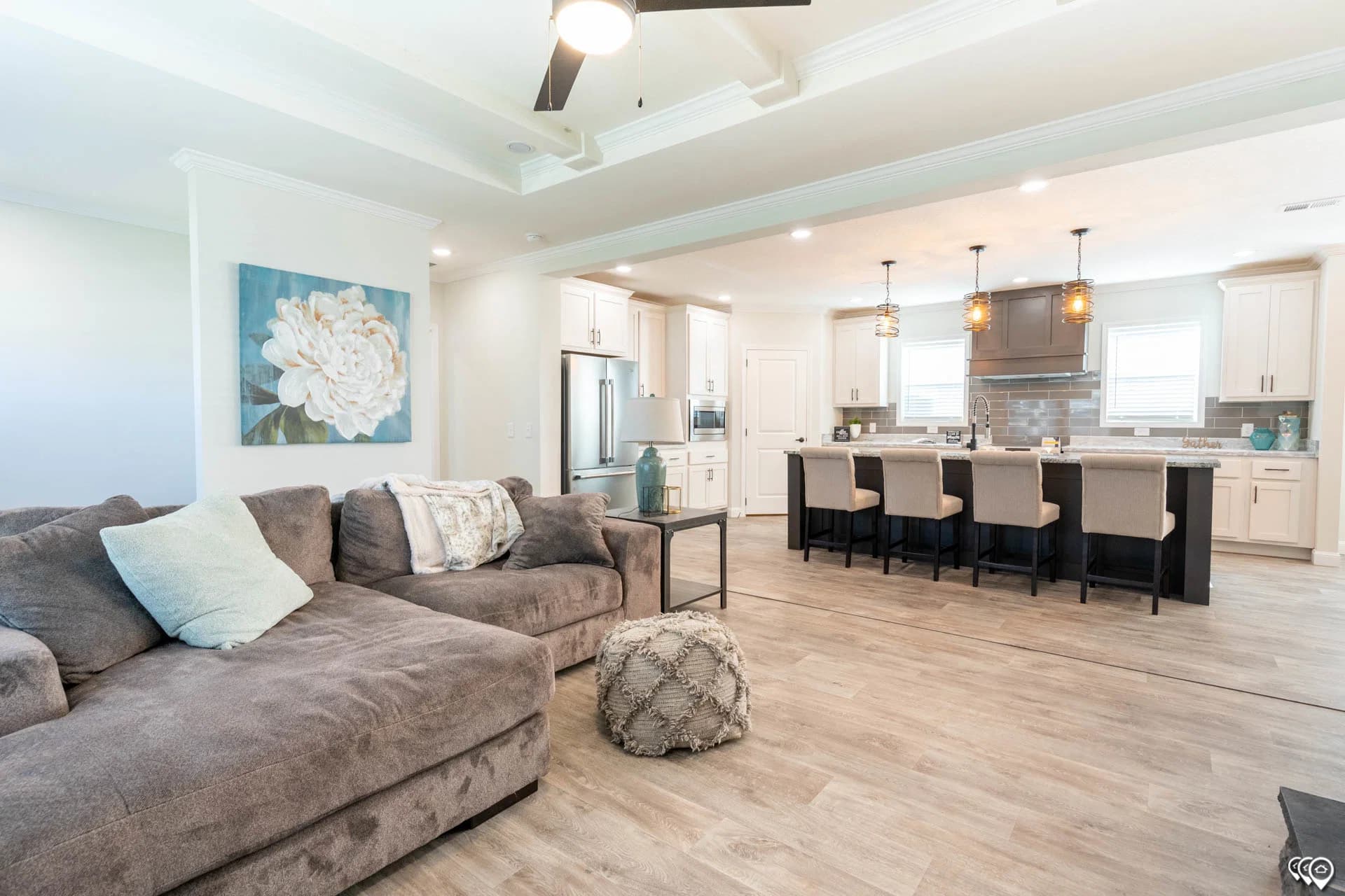 Pri3270-2060 interior home features