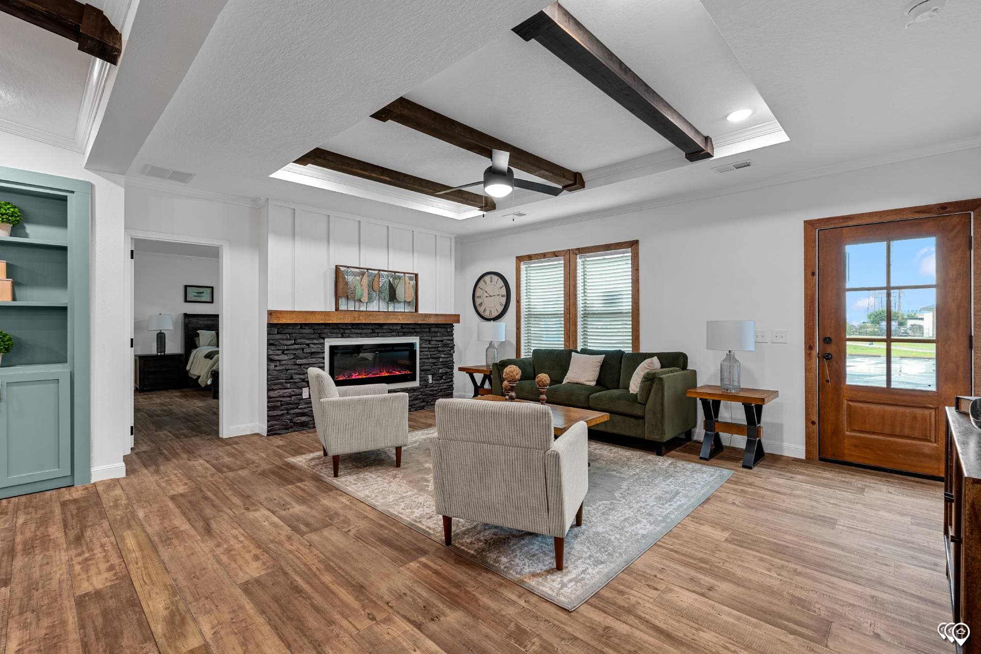 Pri3284-2010 interior home features