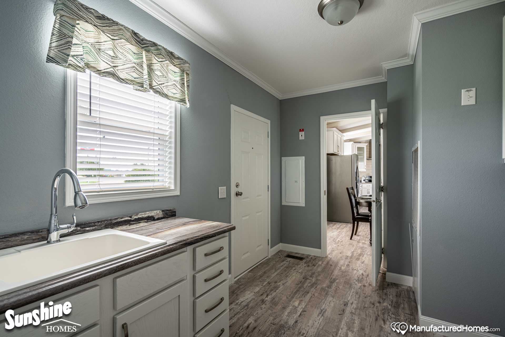Pri3280-2018 interior home features